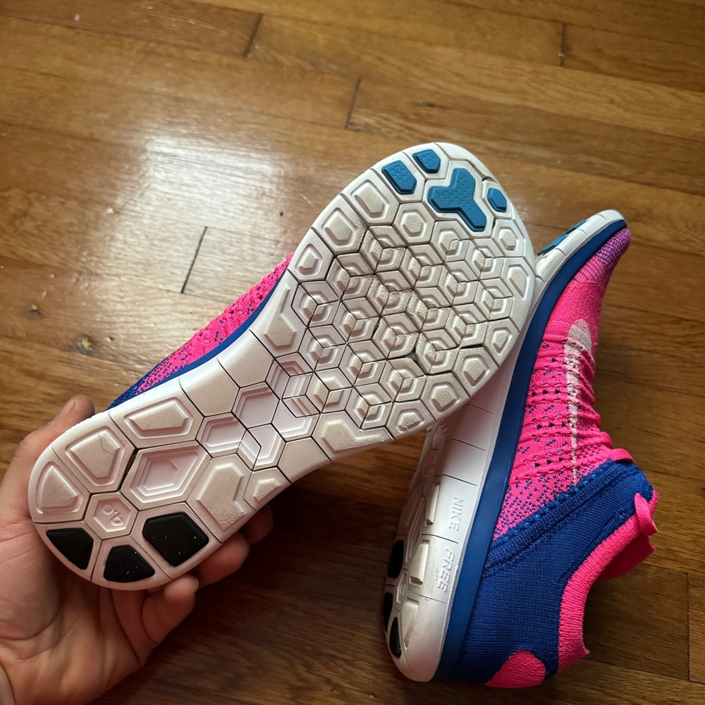 Womens Pink Nike Running Shoes - Picture 8 of 9